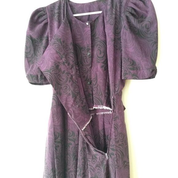 Handmade Mennonite Cape Dress 40"B 32"W Purple Old Colony Lattice Bodice - Picture 7 of 10